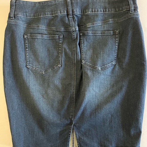 Women's TORRID PREMIUM DENIM MINI SKIRT Double button stretch slit size 20 - Picture 5 of 9